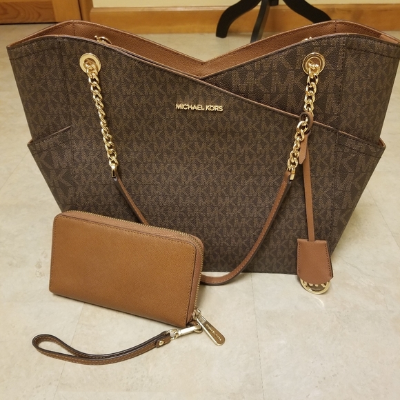 NWT MK large x chain purse and wallet set - Picture 2 of 15